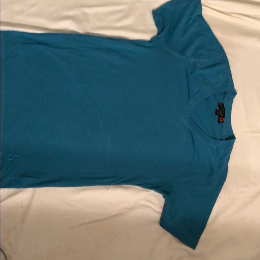 Turquoise guess v neck